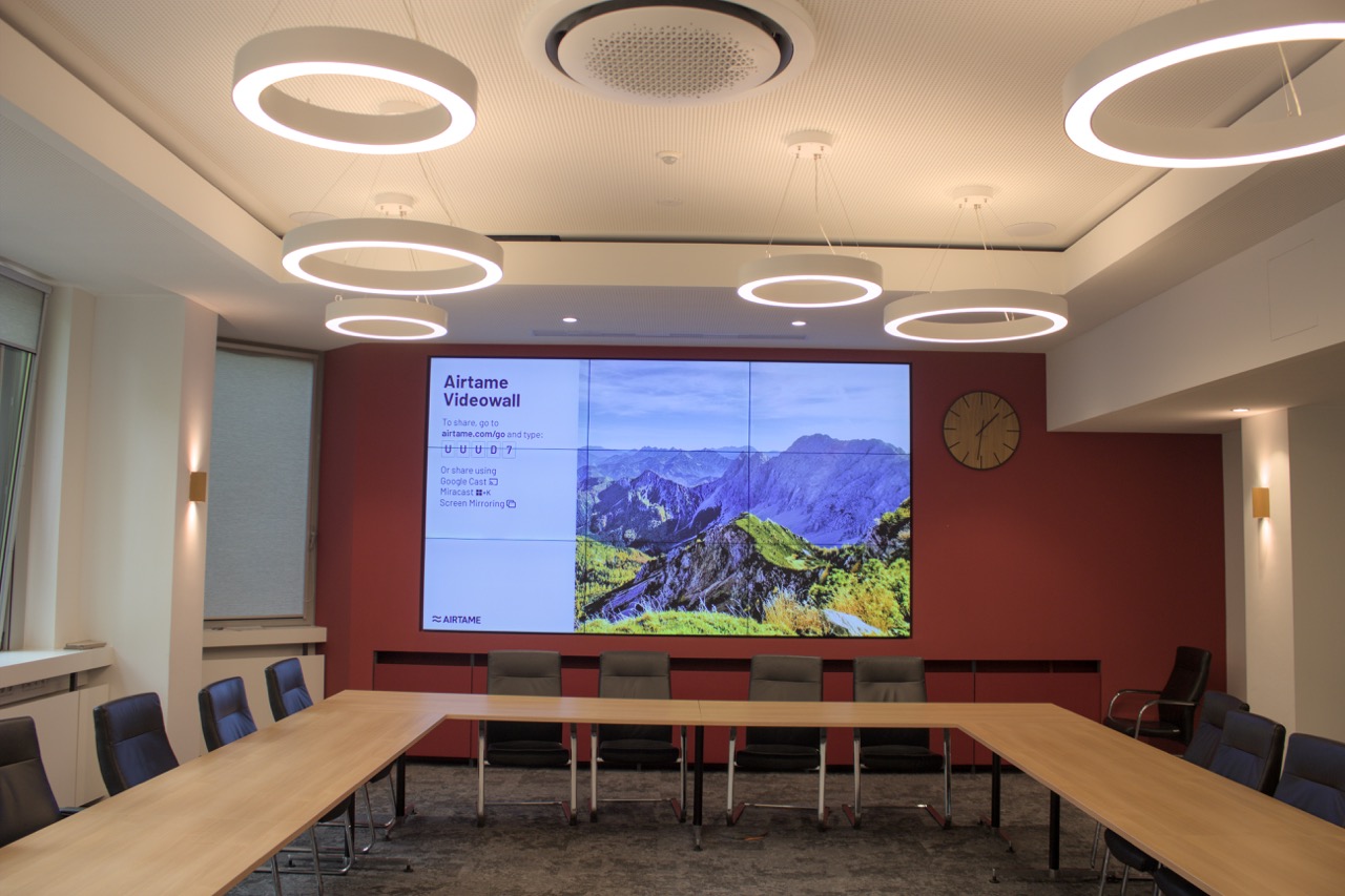 3x3 Videowall beim Landkreis Aurich