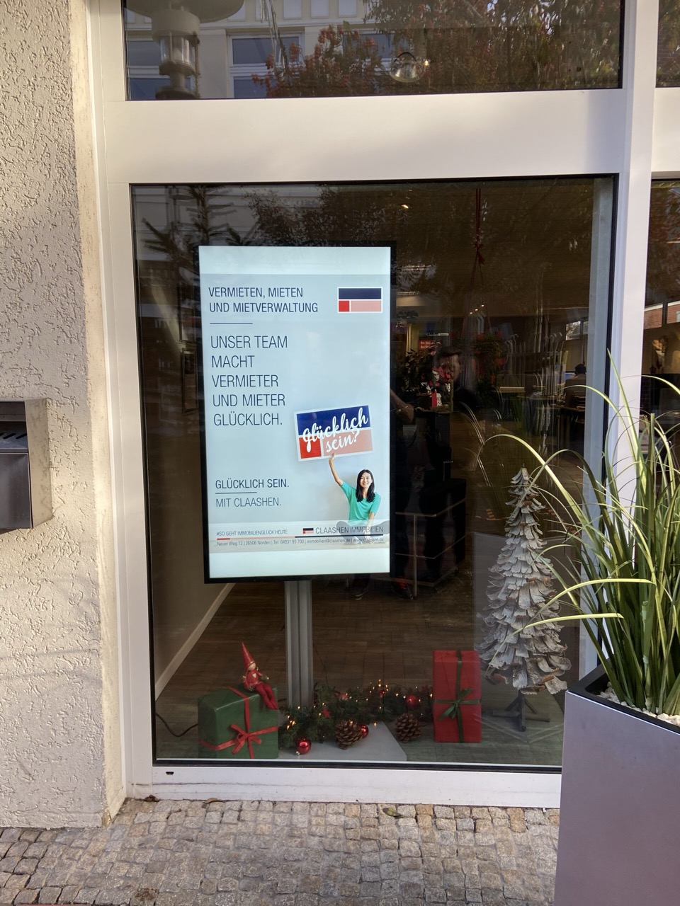 Schaufenster Info Bildschirm - Digital Signage