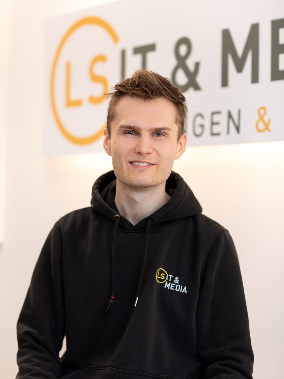 Porträtfoto von Daniel Peschel