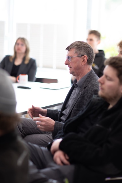 Mitarbeiter von LS IT & Media bei der Arbeit